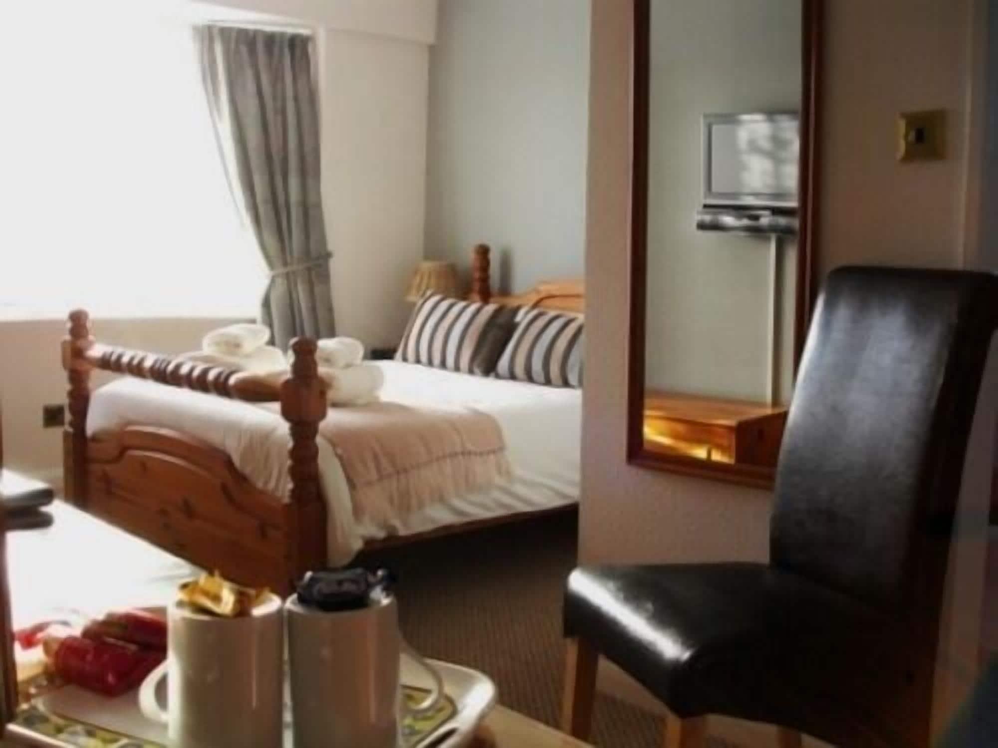 Burleigh House , A Cosy Retreat In Agatha Christie'S Hometown Торки Екстериор снимка